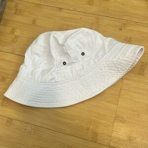 White bucket hat